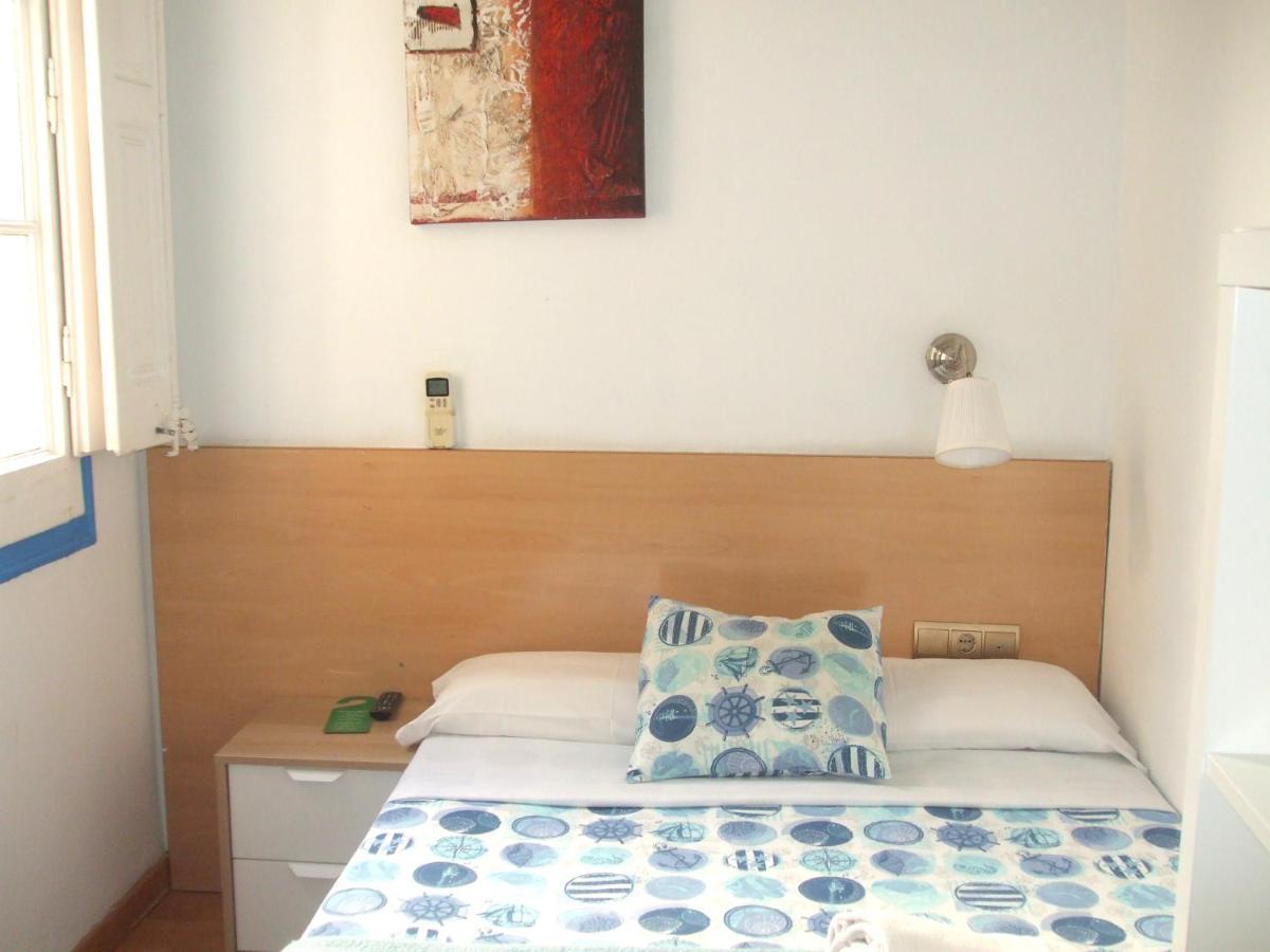 Standard Double Room with Shared Bathroom,109808415:JPEG